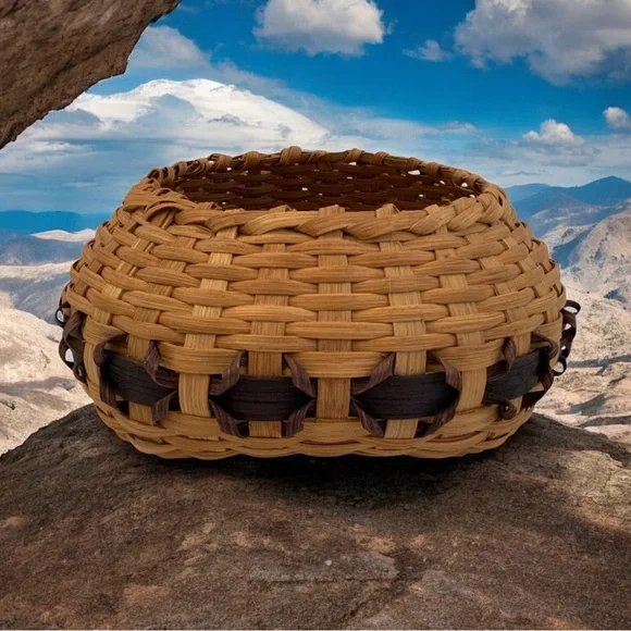 Artisan Crafted Curly Split Oak Basket By R. Riney, 2004, Round & Square Bottom - Picture 6 of 10